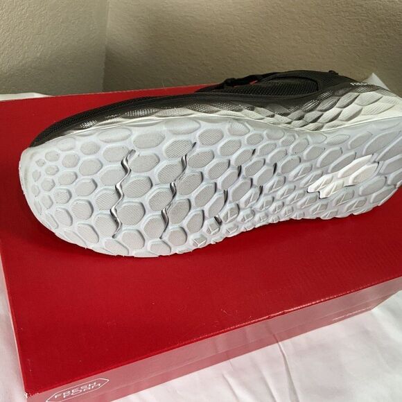 Size 11 - EUC New Balance Fresh Foam More v2 Black 2020 C10 - Picture 7 of 15